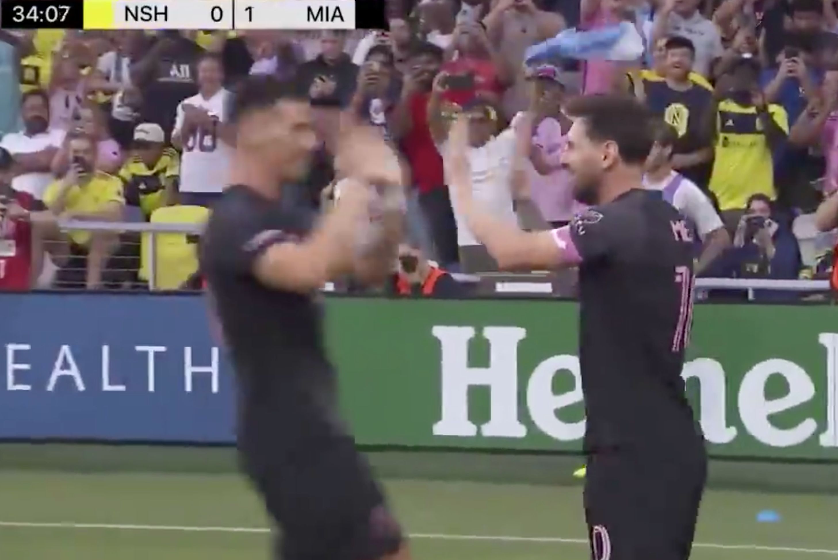 的左前方跑 的左前方跑