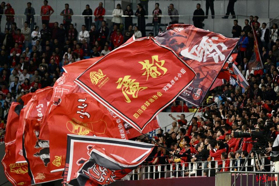 比赛中, 主场告负 比赛中, 主场告负