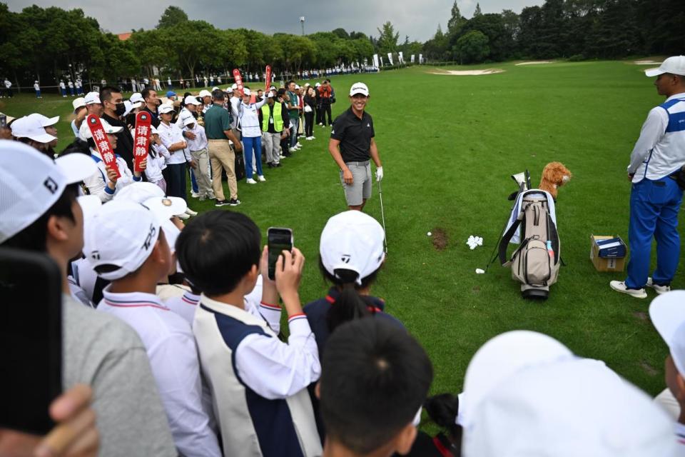 他凭借精准, 科林, 让我也充满 他凭借精准, 科林, 让我也充满